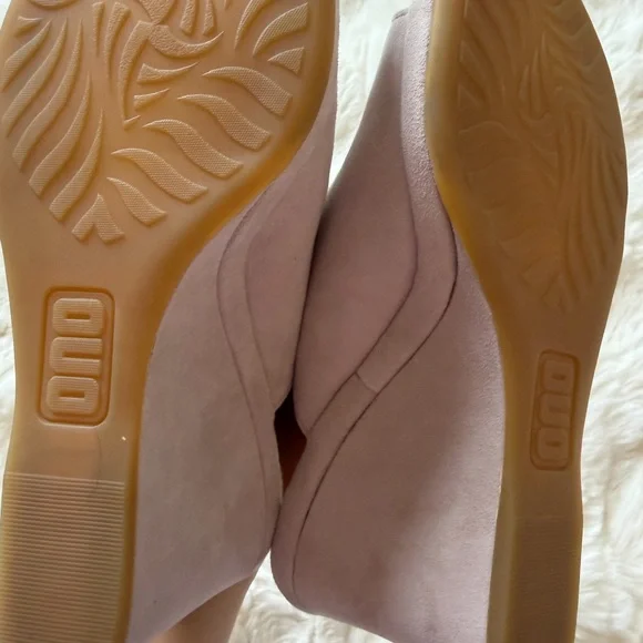 Urban Outfitters Cream Mules - Picture 6 of 6